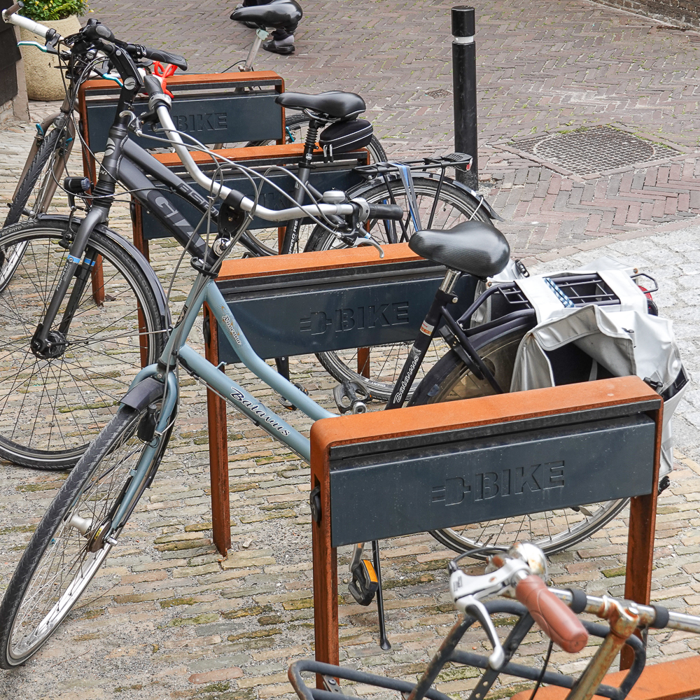 Étable Et Hauteur Réglable Vélo Parking Rack for Route Et Montagne Vélos