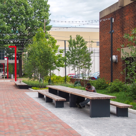 Street furniture - Solid Picnic Table Bench, Philadelphia (US)