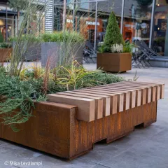 R&R Big Green Benches - Helsinki Outlet, Helsinki