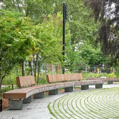 Rough&Ready Curved Benches with Royal Backrest - Parc de Freudenstadt, Courbevoie, Paris