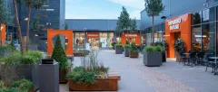 R&R Big Green Benches - Helsinki Outlet, Helsinki